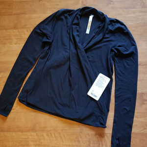 Lululemon Radiant LS black size 6.